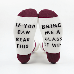 https://api.bestone.bg/uploads/Chorapi_Vino_09642ddfe2.png
