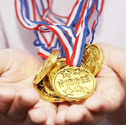 https://api.bestone.bg/uploads/Zlaten_medal_2_bd89382068.png