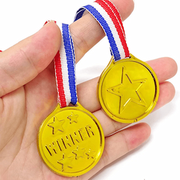 https://api.bestone.bg/uploads/Zlaten_medal_4_4624d362b9.png
